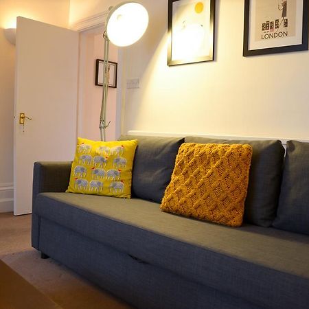 Queens Apartment Уърдинг Екстериор снимка