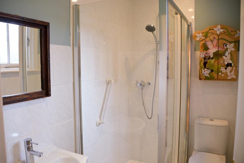 Queens Apartment Уърдинг Екстериор снимка