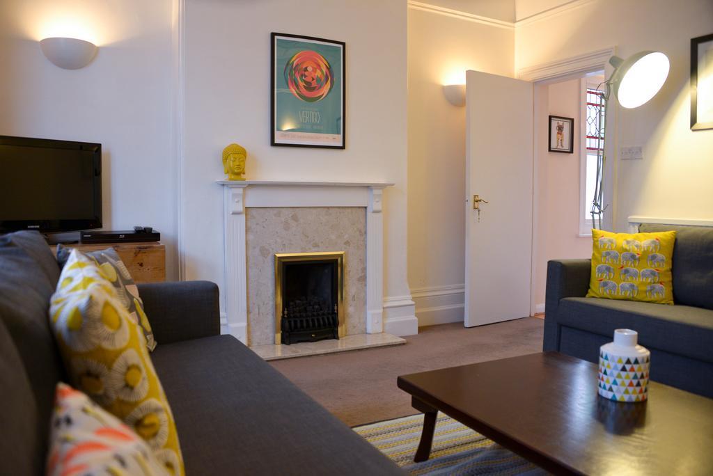 Queens Apartment Уърдинг Екстериор снимка